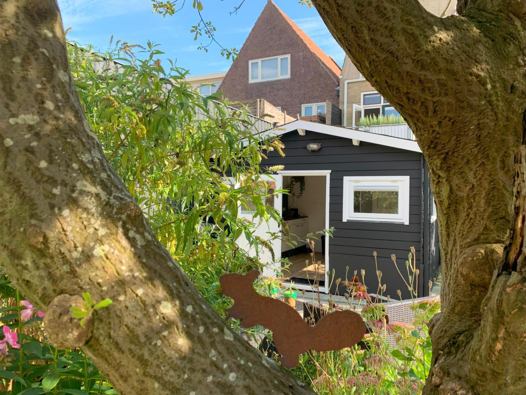 Tiny House Tussen De Grachten Sneek Exterior photo